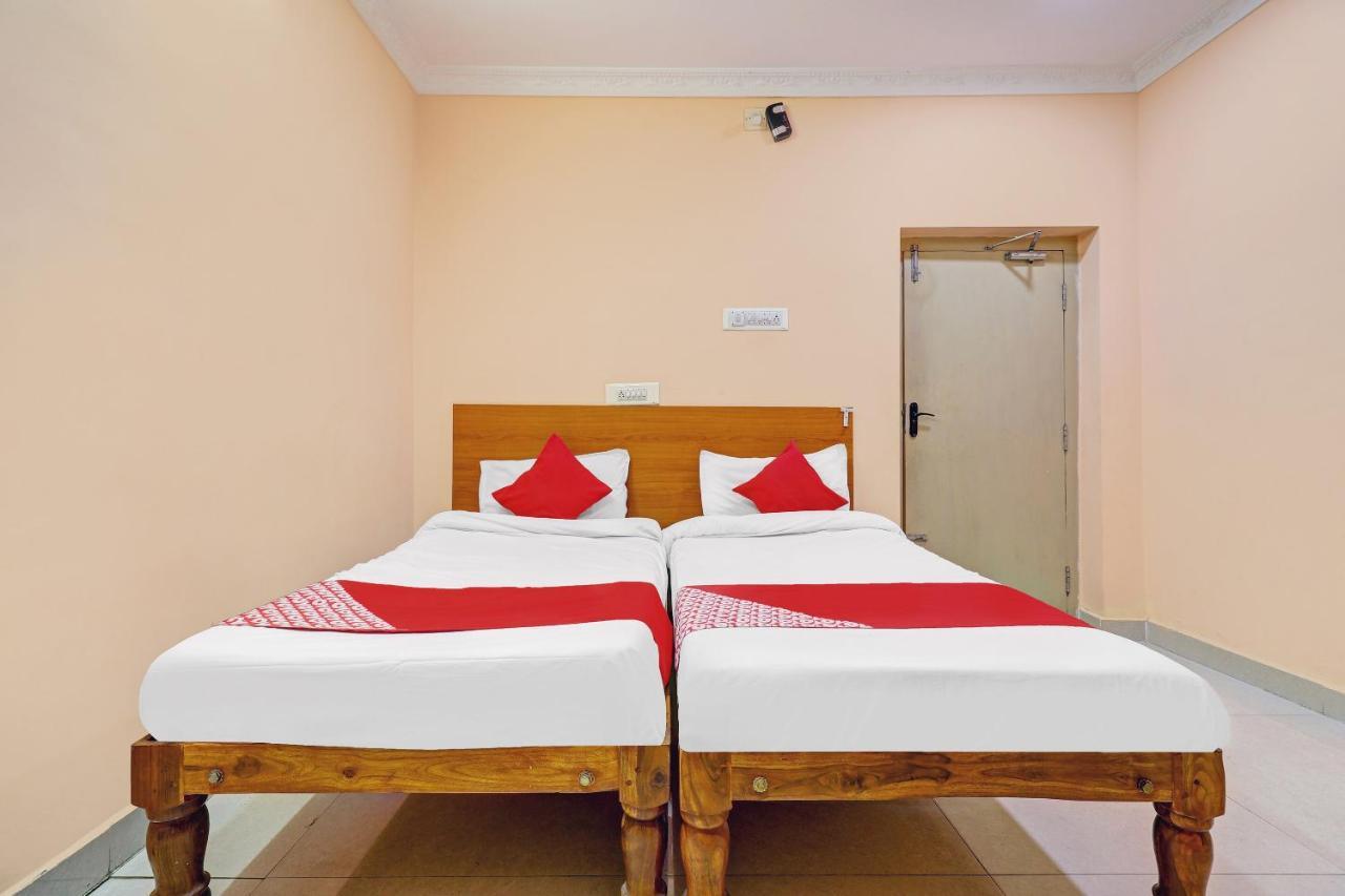 Oyo 81409 Hotel Sivajothi Tuticorin Zewnętrze zdjęcie